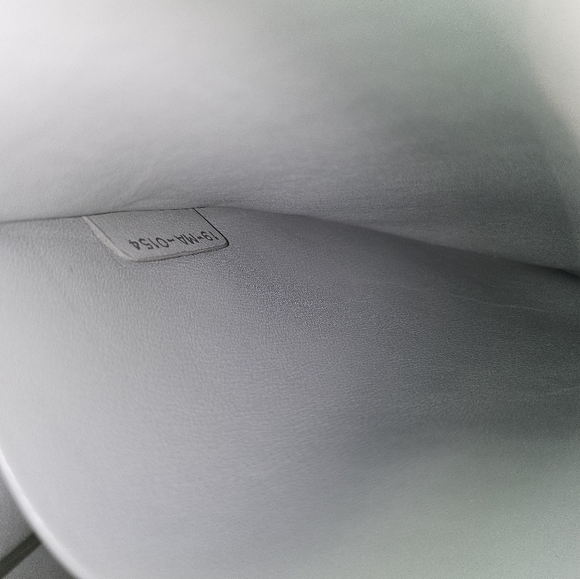 ❌SOLD❌ 💗 Diorissmo Bullcalf 💗 - Picture 13 of 16